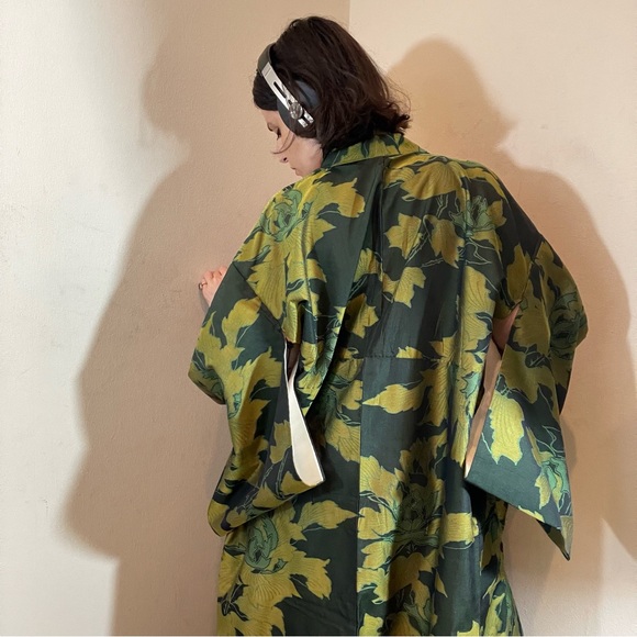 perfect shades of green foliage anoint your limbs with this true antique kimono - Picture 14 of 16
